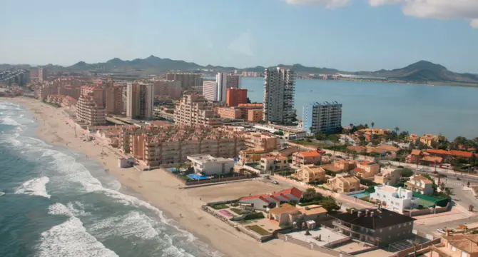 La adquisici&oacute;n de Potalmenor beneficia a los clientes de La Manga de la zona de Cartagena. (Archivo) 