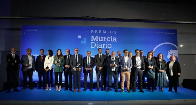 Foto de familia de la I Edici&oacute;n de los Premios Murcia Diario que tuvo lugar  (1)