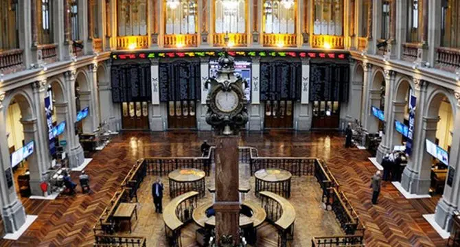 El &iacute;ndice de referencia de la plaza nacional, el IBEX 35, ha ganado 11,4 puntos, ese 0,12%, hasta 9.298,5 enteros. (Archivo)