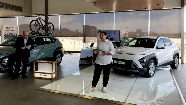 Hyundai Huertas M&oacute;vil firma un acuerdo de colaboraci&oacute;n con la chef Mar&iacute;a Gomez