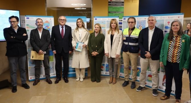 Asistentes a la jornada sobre exclusión en el ayuntamiento de Murcia.