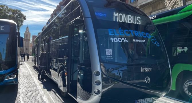 También se ha presentado el tranvibús, que operará en la ciudad próximamente con el nuevo Modelo de Tranporte.