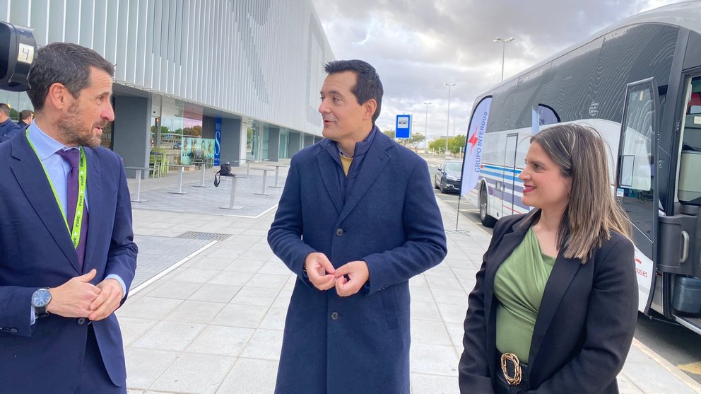 El consejero José Manuel Pancorbo visitó este martes el Aeropuerto Internacional de la Región.