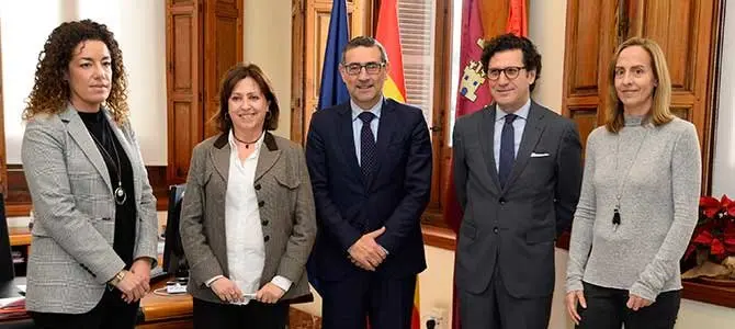 La UMU y el TSJ de Murcia colaboran en investigacio&igrave;n en materia de RSC