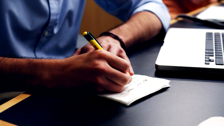 C&oacute;mo Encontrar un Trabajo con Alojamiento en el Extranjero: Gu&iacute;a para Holanda- Photo I Startup Stock Photos
