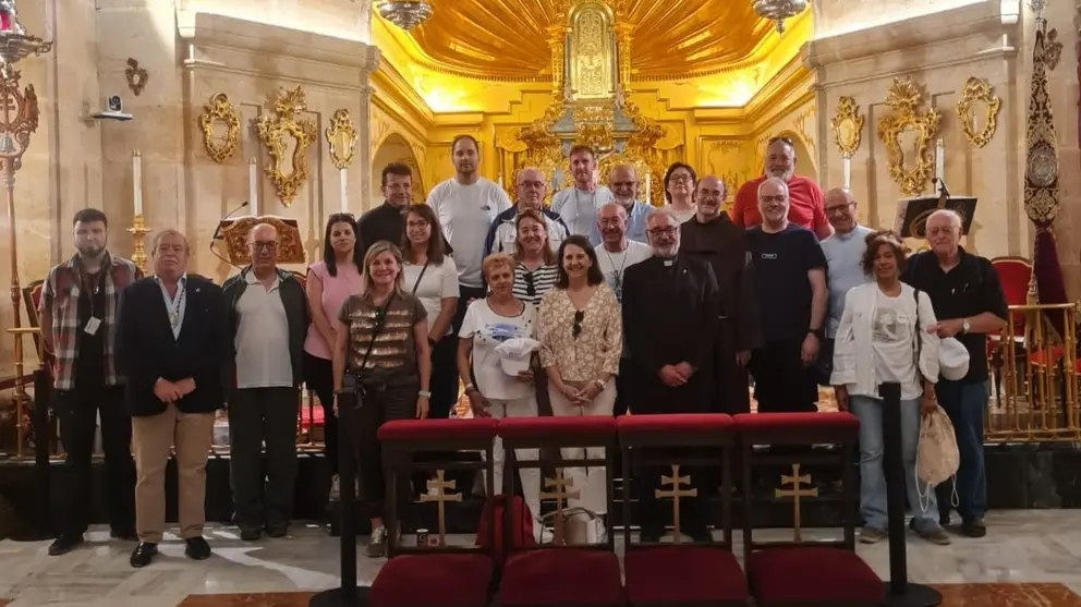 Imagen de los 22 agentes que han realizado el viaje de familiarizaci&oacute;n.