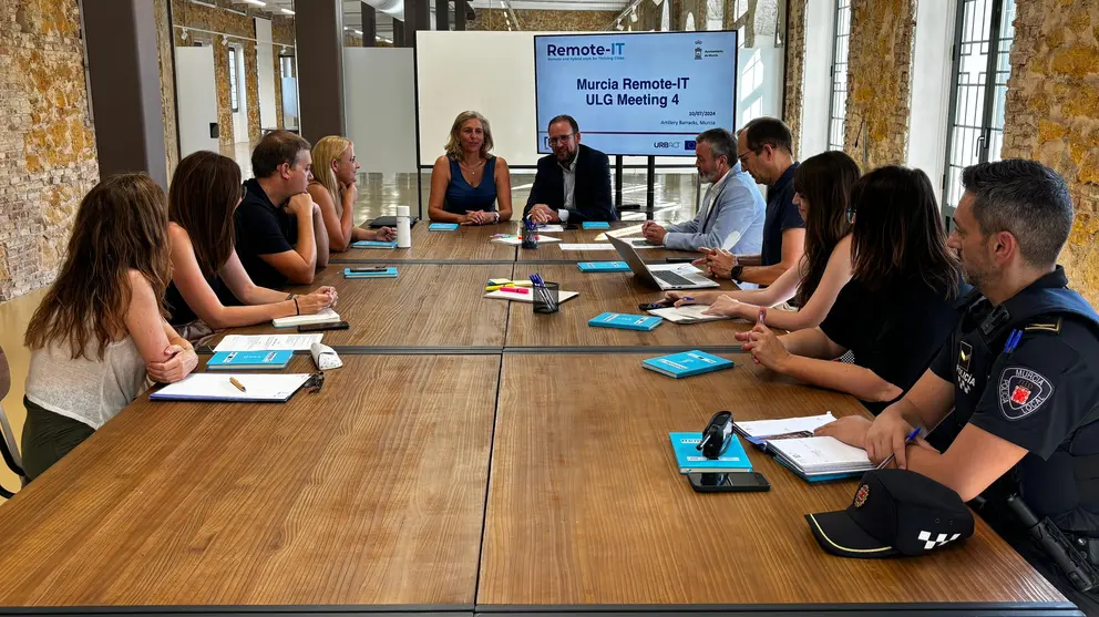 La concejal de Promoci&oacute;n Econ&oacute;mica y Empleo del consistorio murciano, Mercedes Bernab&eacute;, junto con el edil de Desarrollo Urbano y Ciudad Inteligente, Jos&eacute; Guill&eacute;n, presiden el cuarto encuentro del Grupo de Acci&oacute;n Local del proyecto URBACT Remote IT. (Ayuntamiento de Murcia/Archivo)