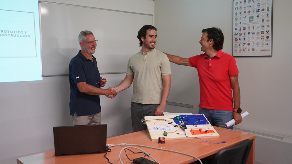 Miguel Almonacid, Miguel Murcia Mar&iacute;n y Julio Ibarrola.