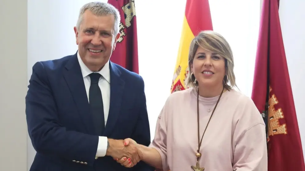 Imagen durante la firma del convenio.