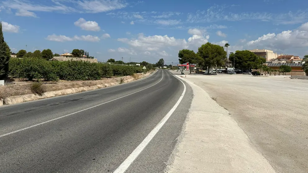 Imagen de la carretera RM-423 donde se proyecta la construcci&oacute;n de la nueva glorieta en Fortuna.