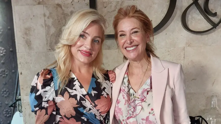 Inmaculada Gonz&aacute;lez y Teresa Viejo.