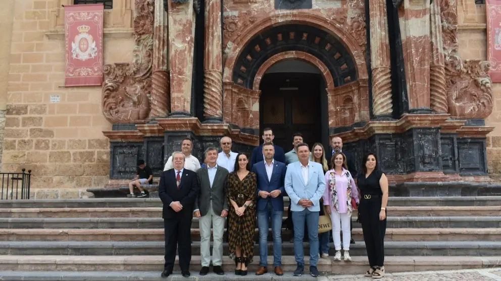 Imagen de familia durante la reuni&oacute;n en Caravaca de la Cruz.
