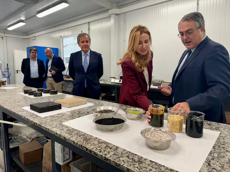 La consejera de Empresa visita el Centro Tecnol&oacute;gico de la Construcci&oacute;n