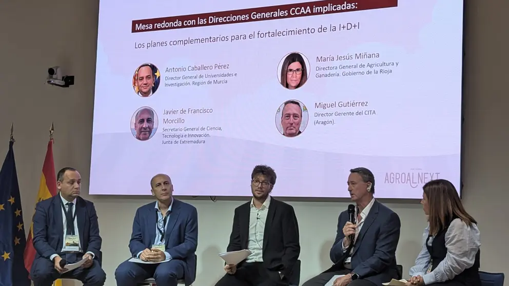 El director general de Universidades e Investigaci&oacute;n, Antonio Caballero, durante su participaci&oacute;n en la mesa redonda de &lsquo;Los planes complementarios para el fortalecimiento de la I+D+I&rsquo;, en la jornada nacional del proyecto Agroalnext.
