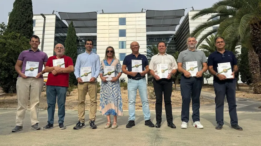 Profesionales que han participado en la investigaci&oacute;n sobre I+D+i en organizaciones agrarias de la C&aacute;tedra Ecosistema Murcia Innova (EMURI) y Fecoam.