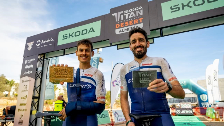 El murciano Paco Garc&iacute;a recorre 60 km con la clav&iacute;cula rota y se convierte en &lsquo;Finisher&rsquo; de la &Scaron;koda Titan Desert Almer&iacute;a