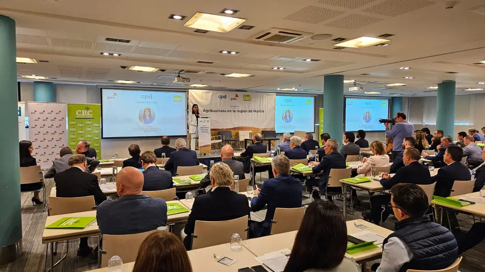 La consejera de Agricultura, Sara Rubira, durante la inauguraci&oacute;n del encuentro &lsquo;Agribusiness&rsquo;, organizado por la Asociaci&oacute;n para el Progreso de la Direcci&oacute;n (APD).