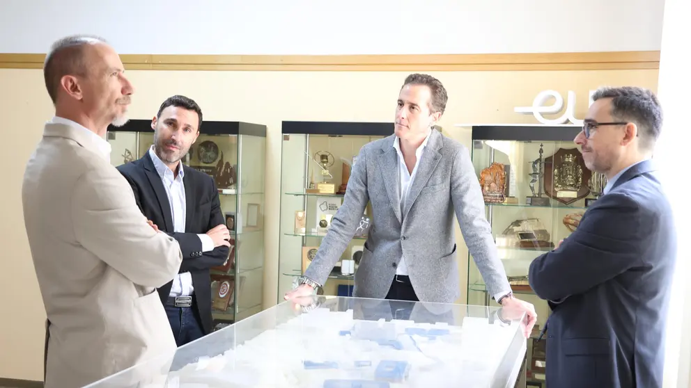 Kessler, Fabregat, Gallego y Garc&iacute;a Bermejo conversando en el Rectorado de la UPCT. (UPCT)