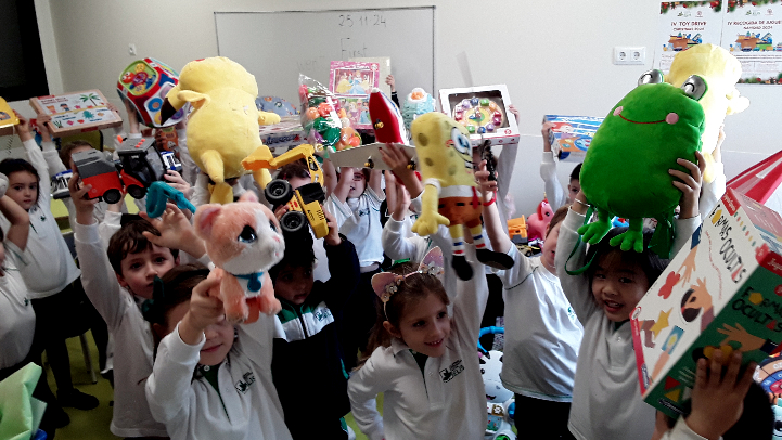 ELIS Murcia y C&aacute;ritas se vuelcan con Valencia para llevar juguetes a los ni&ntilde;os afectados por la DANA /Foto ELIS