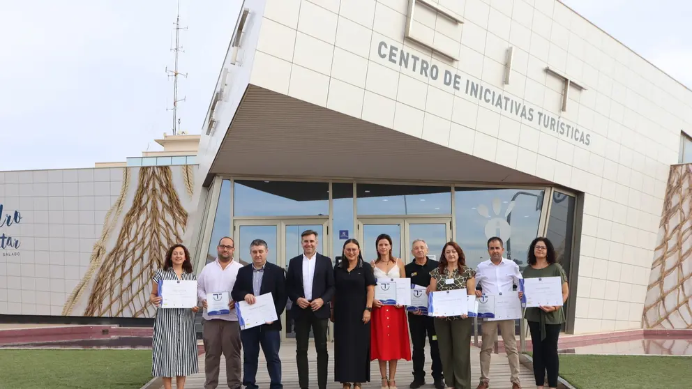 Una imagen del acto de entrega de certificaciones de calidad tur&iacute;stica que tuvo lugar en San Pedro del Pinatar el pasado mes de octubre. (CARM)