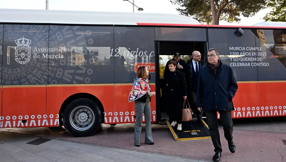 Presentaci&oacute;n de los nuevos autobuses en Murcia. (Ayuntamiento de Murcia)