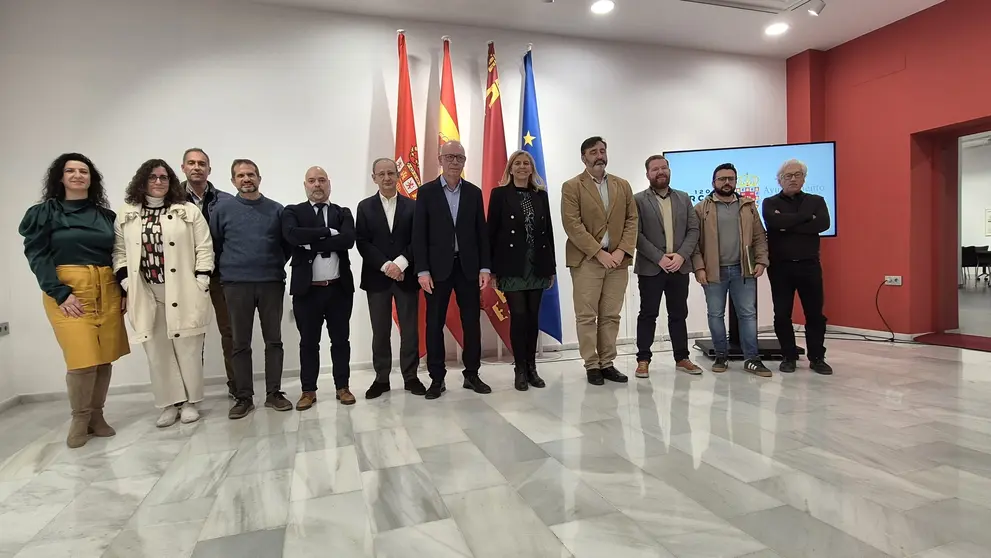 Foto de familia durante la presentaci&oacute;n de 'Llamada a Proyectos Circulares'. (Ayuntamiento de Murcia)