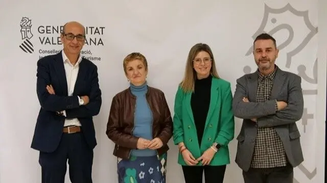 Foto de familia tras la reuni&oacute;n celebrada en Alicante. (Grupo Carrillo)