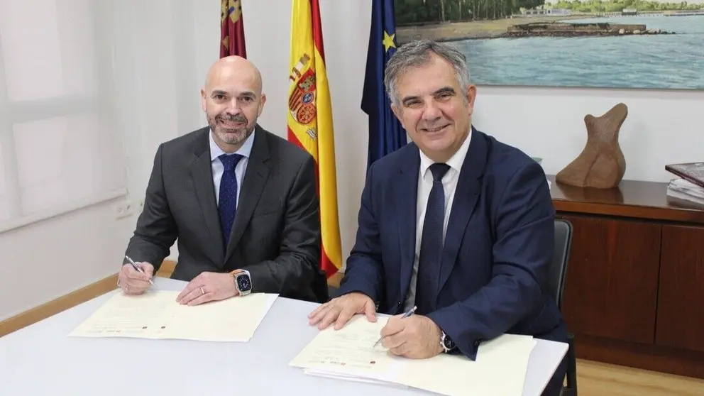 Adhesi&oacute;n de Cementos La Cruz a la c&aacute;tedra de EMURI. (Portavoz)