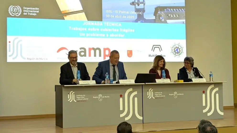 Un momento de la jornada t&eacute;cnica conmemorativa del D&iacute;a Mundial de la Seguridad y Salud Laboral, celebrada en el Instituto de Seguridad y Salud Laboral (ISSL). (CARM)