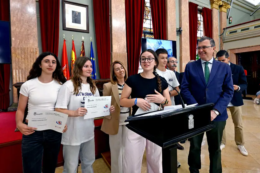 El Ayuntamiento premia a los cuatro equipos ganadores de la I Gymkhana Matem&aacute;tica: Ciudad de Murcia 1200 - (Ayuntamiento de Murcia)