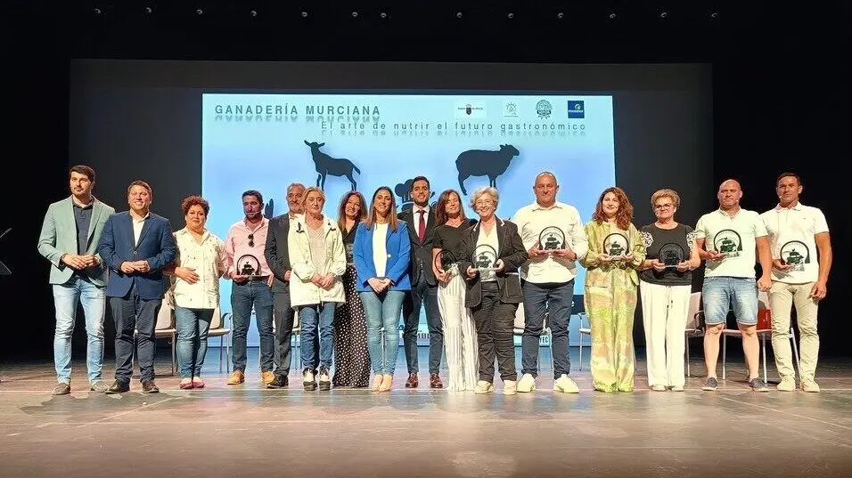 Foto de familia tras la jornada. (CARM)