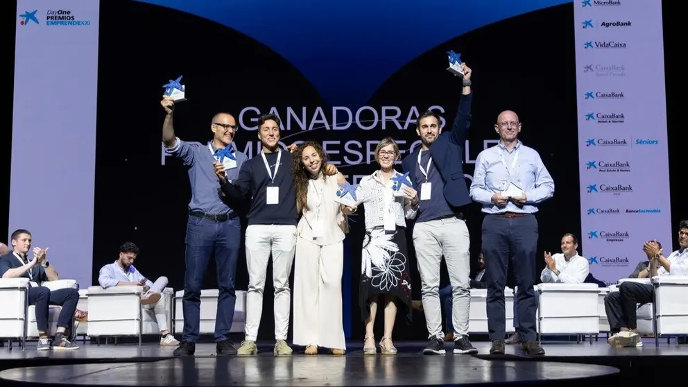 Ganadores de la fase nacional de la 18&ordf; edici&oacute;n de los Premios EmprendeXXI. (CaixaBank)