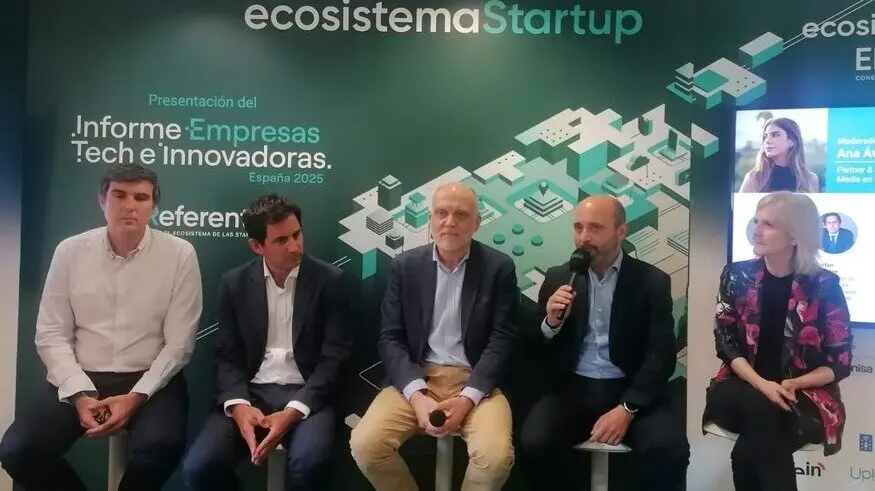 El director del Instituto de Fomento, Joaqu&iacute;n G&oacute;mez, durante la presentaci&oacute;n del 'Informe Regional de Empresas Tech e Innovadoras 2025'. (CARM)