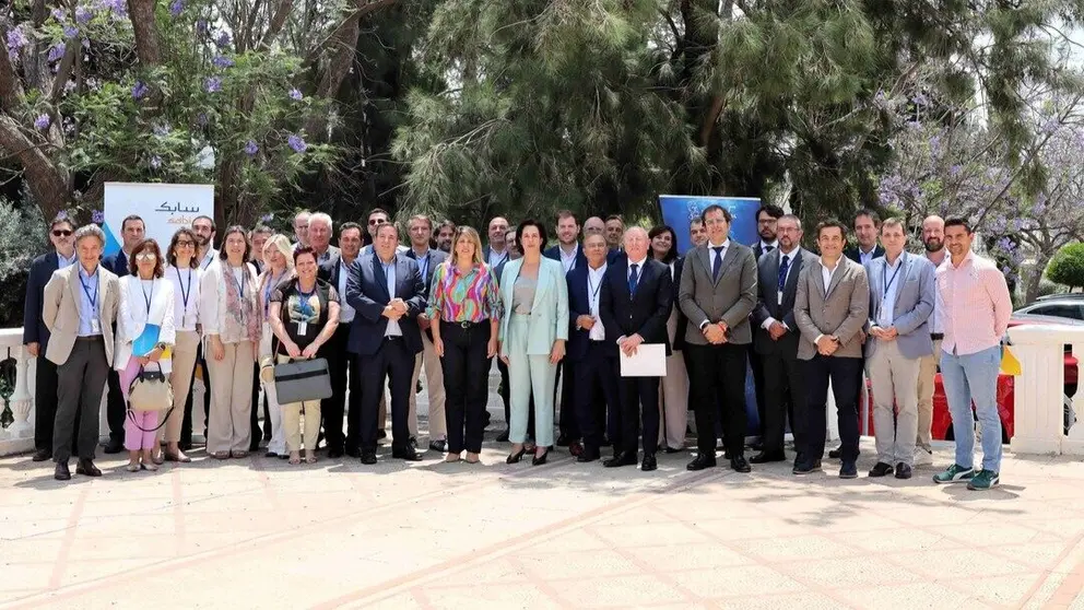 Imagen de familia durante la Asamblea General de la Fundaci&oacute;n Isaac Peral. (Fundaci&oacute;n Isaac Peral)