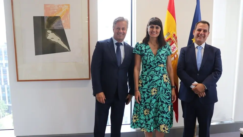 Imagen de archivo de una reuni&oacute;n de los miembros del proyecto de Quantix con Mar&iacute;a Gonz&aacute;lez Veracruz, secretaria de Estado de Digitalizaci&oacute;n e Inteligencia Artificial. (Gobierno de Espa&ntilde;a)