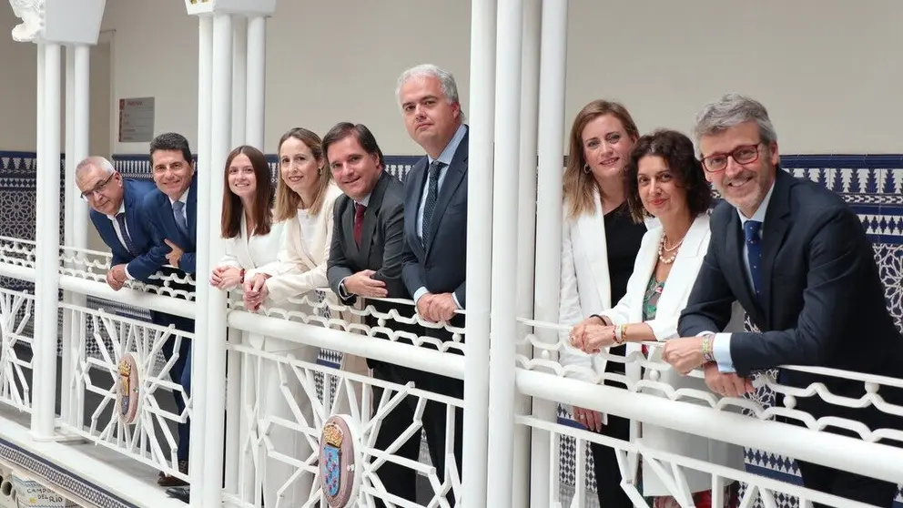 Equipo directivo de la consejer&iacute;a de Econom&iacute;a en la Asamblea Regional. (CARM)