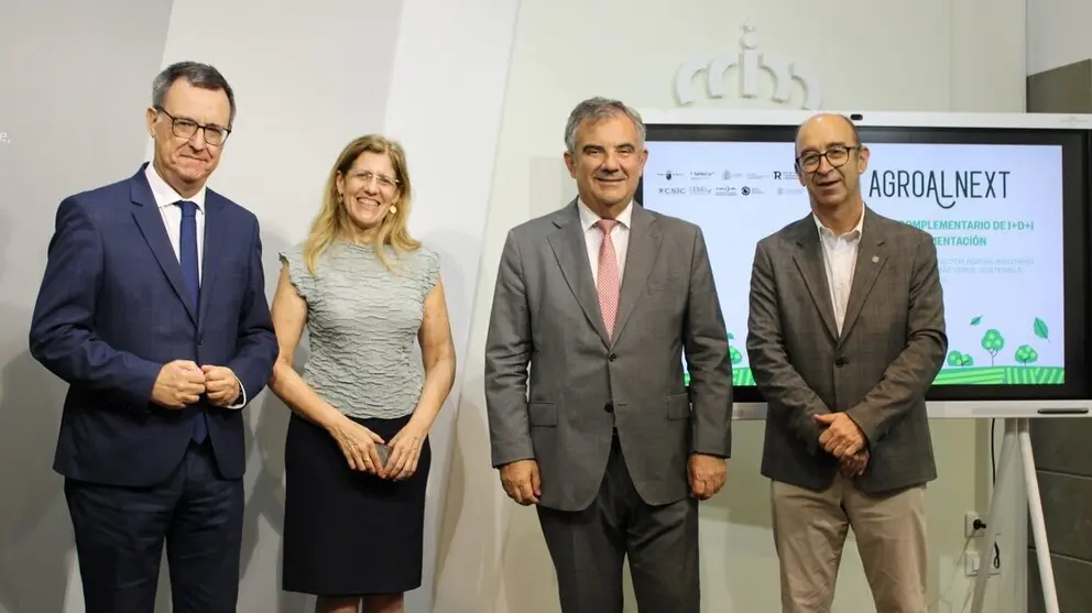 El consejero de Medio Ambiente, Universidades, Investigaci&oacute;n y Mar Menor, Juan Mar&iacute;a V&aacute;zquez, tras la rueda de prensa sobre algunos de los avances del 'Plan Complementario Agroalnext-MU'. (CARM)