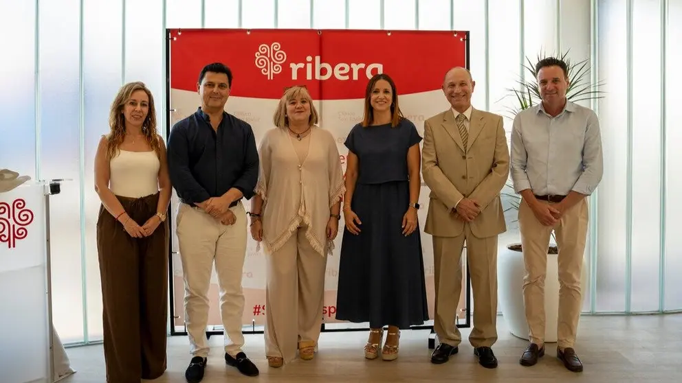 Imagen durante la inauguraci&oacute;n de la cl&iacute;nica. (Ribera Grupo Salud)