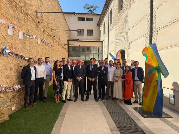Participantes en el Desayuno de trabajo organizado por Adimur.