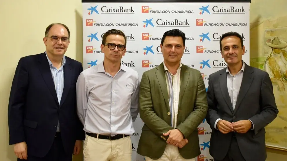 Pascual Mart&iacute;nez, Gonzalo Blanco, Jos&eacute; Miguel Luengo y Juan Jes&uacute;s Lozano durante la firma de renovaci&oacute;n del acuerdo. (ADC)