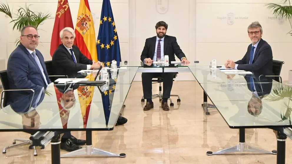 Imagen durante el encuentro. (CARM)