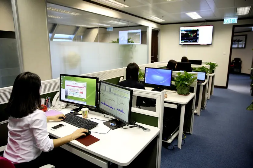 Adi&oacute;s a las multas, hola a la eficiencia: el software de control horario en la empresa