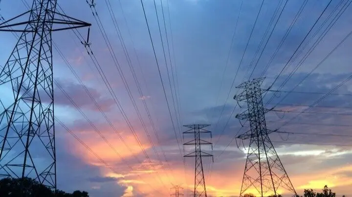 Imagen de archivo de torres de red el&eacute;ctrica. (CARM)