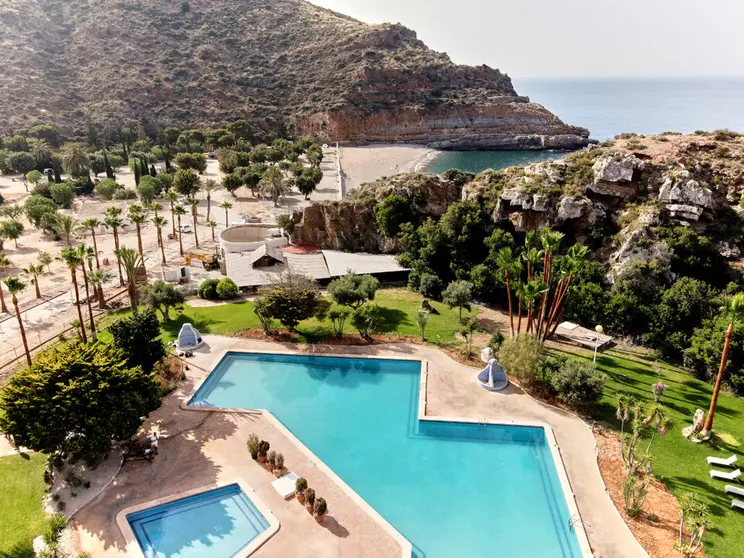 El camping El Port&uacute;s contar&aacute; con tres piscinas, zona infantil y pistas deportivas.