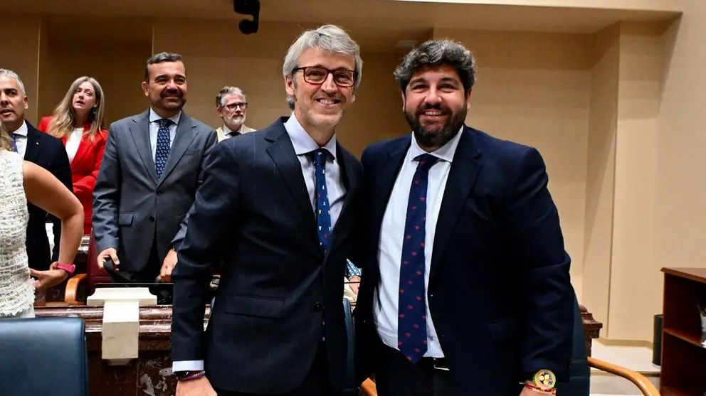 El presidente del Gobierno regional, Fernando L&oacute;pez Miras, y el consejero de Hacienda, Luis Alberto Mar&iacute;n. (CARM)
