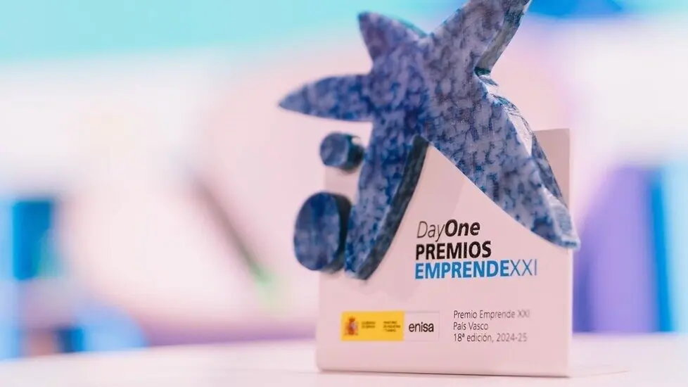 Galard&oacute;n de la 18&ordf; edici&oacute;n de los Premios EmprendeXXI. (CaixaBank)