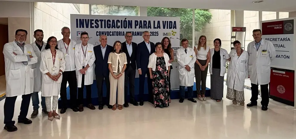 El consejero de Salud presenta la convocatoria de ayudas a la investigaci&oacute;n que se centran en&nbsp;Atenci&oacute;n Primaria, innovaci&oacute;n y transferencia tecnol&oacute;gica. (CARM)