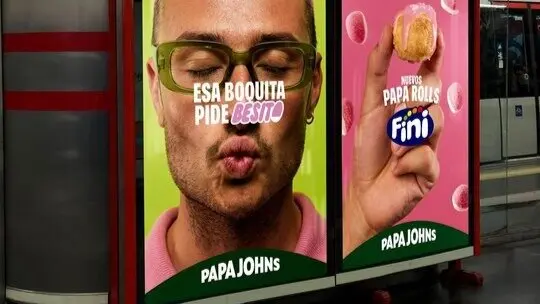 Cartel de los nuevos Papa Rolls Fini sabor besito. (Fini Golosinas)
