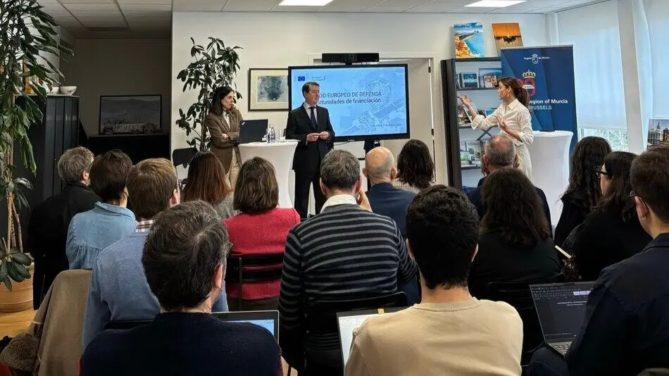 Reuni&oacute;n sobre Defensa celebrada en la Oficina Regional de Bruselas. (CARM)