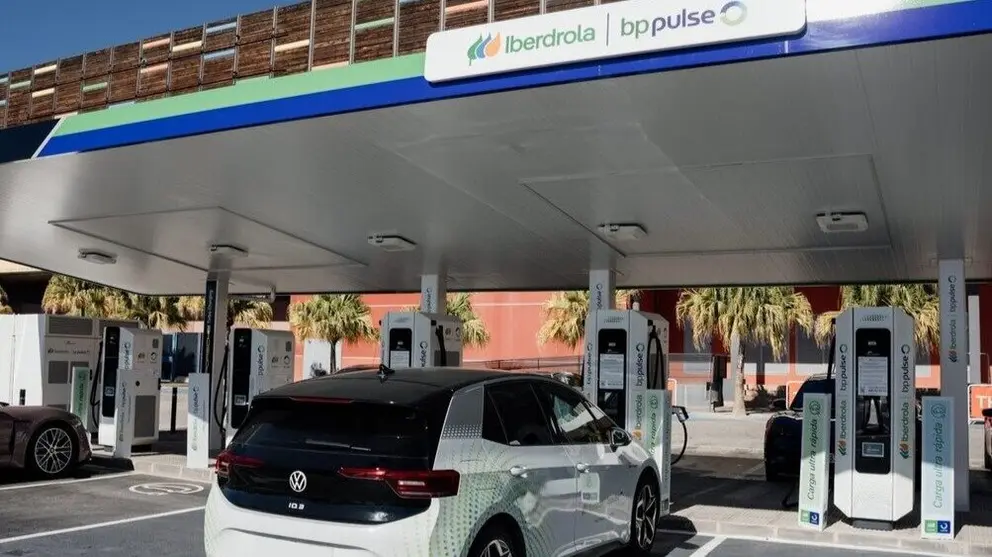 Hub de recarga ultrarr&aacute;pida Iberdrola bp pulse en CC Thader. (Iberdrola)